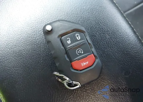 2021 Jeep Wrangler Unlimited Unlimited Sahara 4X4 z USA, uszkodzony, nr VIN 1C4JJXP69MW708156